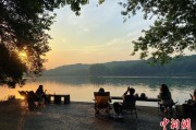 九江“移动卧室”重塑旅行方式 “Z世代”爱上车轮上的家